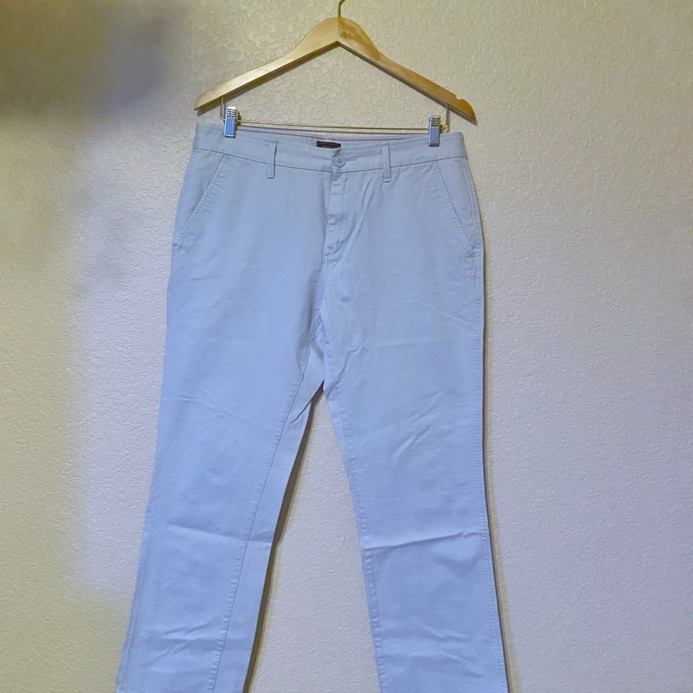 Men’s GAP 32/32 khakis